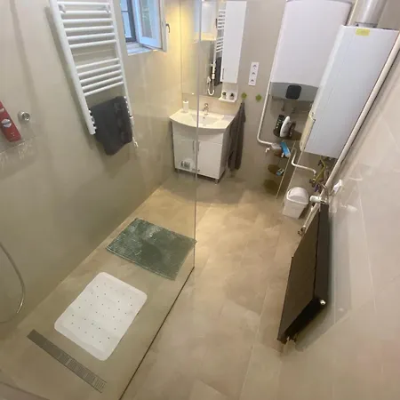 Jol Jarsz Vele بالاتونفينيفيس