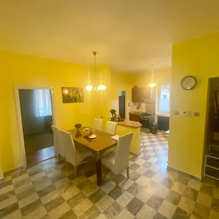 Jol Jarsz Vele Tatil Evi *