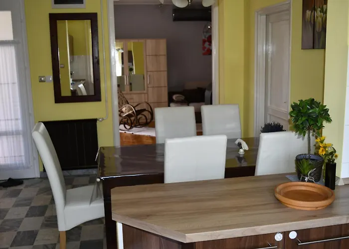 Jol Jarsz Vele 別荘 *